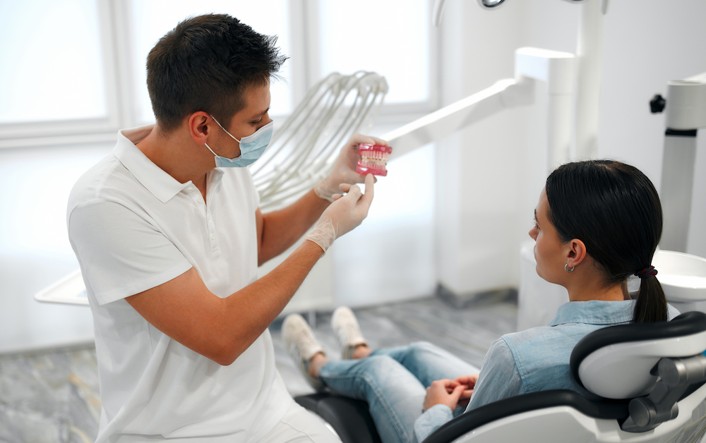 Read more about the article 牙齒骨爆是什麼意思？牙齒骨爆可以怎麼治療？